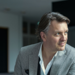 Tomáš Netopil (foto Marco Borggreve)