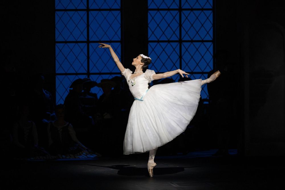 Maria Baranova as Sylphide Pierra Lacotta (source: Bavarian State Ballet Munich, photo: Katja Lotter)