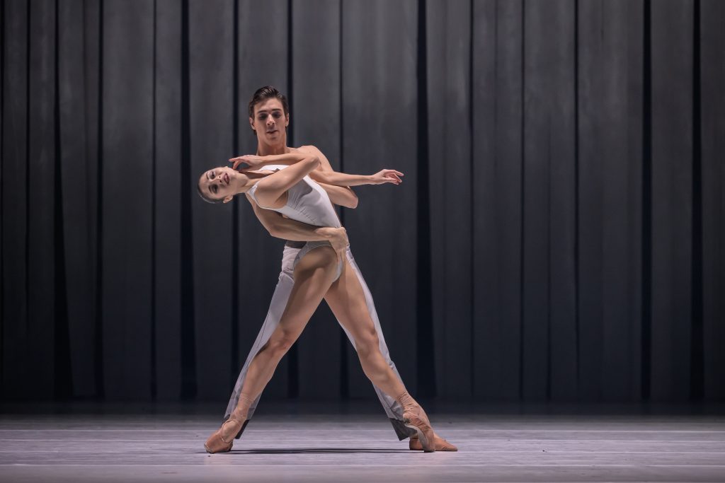 Max Richter, Robert Bondara: 4 Seasons, The Czech National Ballet – Nina Fernandes and Erivan Garioli (Photo by Serghei Gherciu)