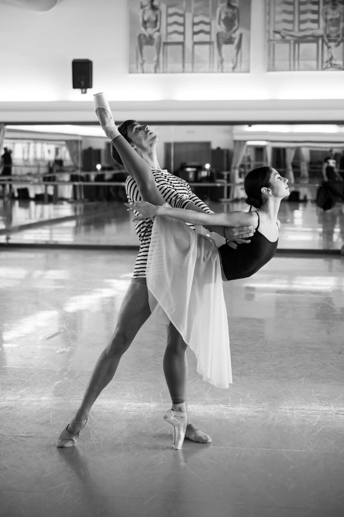 Nina Fernandes and Erivan Garioli, rehearsals of The Czech National Ballet (Photo by Serghei Gherciu)