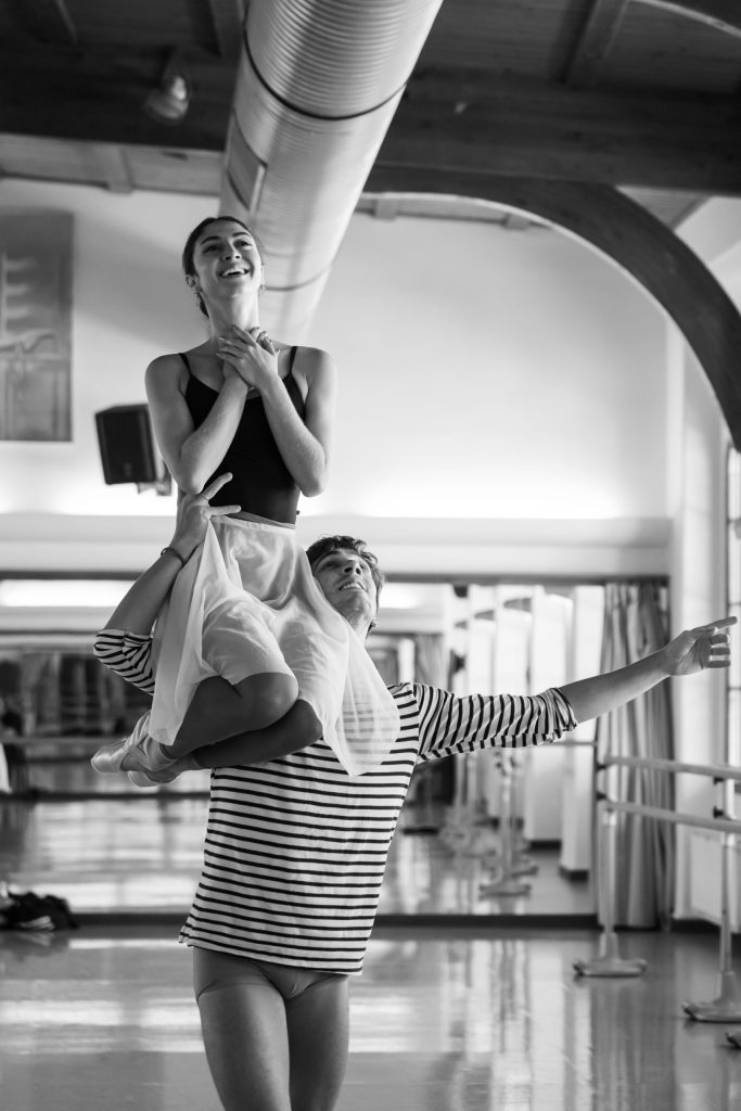 Nina Fernandes and Erivan Garioli, rehearsals of The Czech National Ballet (Photo by Serghei Gherciu)